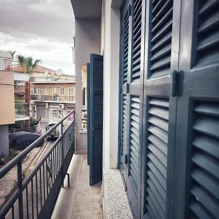 Bluewood Retreat|cozy Vintage 3bdr Heart Nicosia