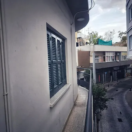 Bluewood Retreat|cozy Vintage 3bdr Heart Apartment Nicosia