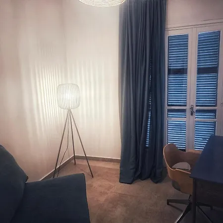 Apartment Bluewood Retreat|cozy Vintage 3bdr Heart Nicosia