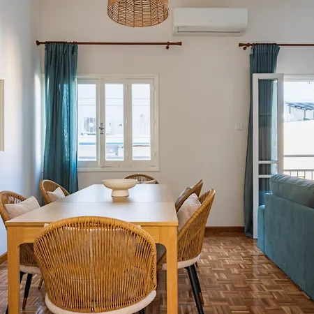 Lägenhet Bluewood Retreat|cozy Vintage 3bdr Heart Nicosia