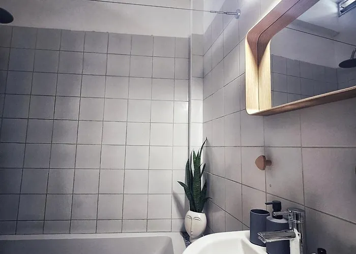 Bluewood Retreat|cozy Vintage 3bdr Heart ニコシア