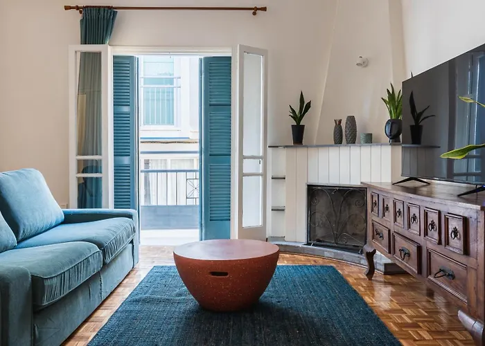 Bluewood Retreat|cozy Vintage 3bdr Heart ニコシア