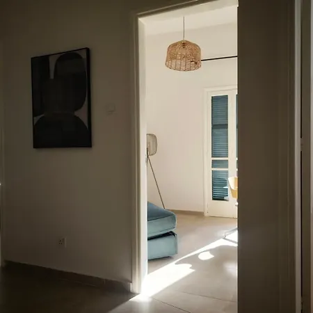 Bluewood Retreat|cozy Vintage 2bdr Heart Nikozja